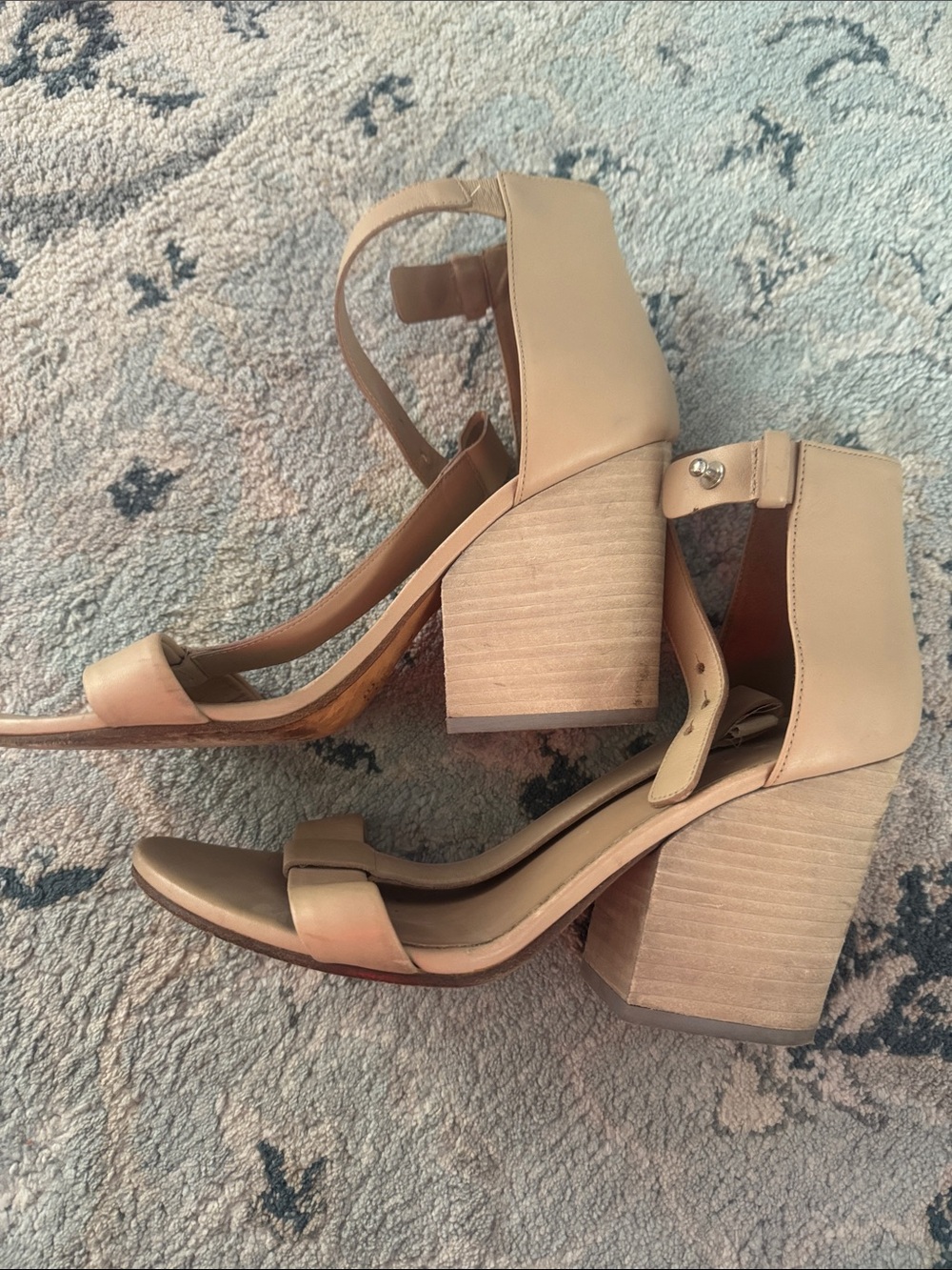 Vince heels - Picture 3 of 7
